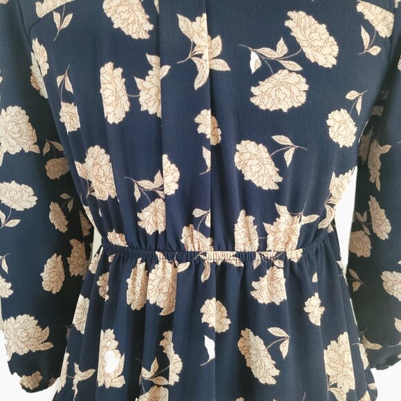 Monteau V-Neck Cinched Mini Dress Navy Blue White Tan Floral - Medium - Picture 4 of 9